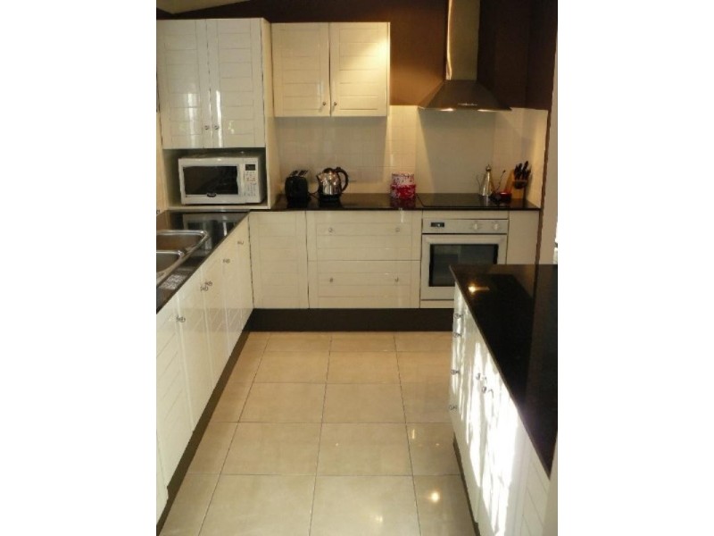 9 Kanooka Street, Bellbowrie QLD 4070