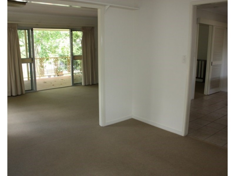 20 Leander Street, Chapel Hill QLD 4069