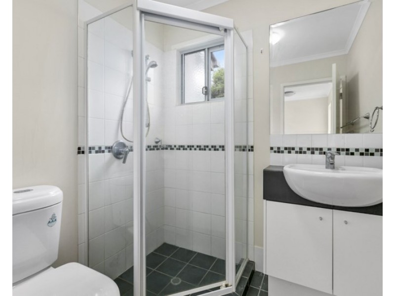 5/82 Clarence Road, Indooroopilly QLD 4068