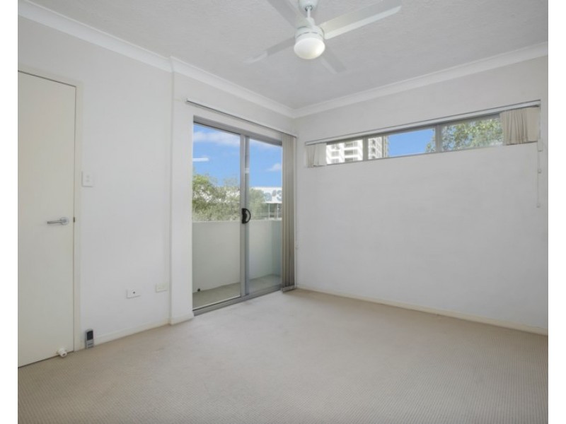 8/36 Holland Street, Toowong QLD 4066