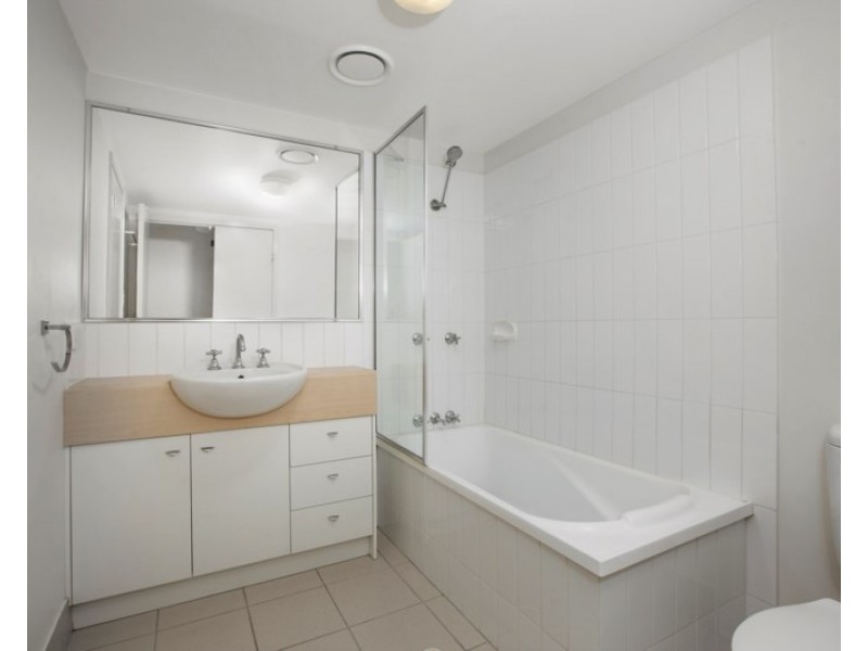 8/36 Holland Street, Toowong QLD 4066