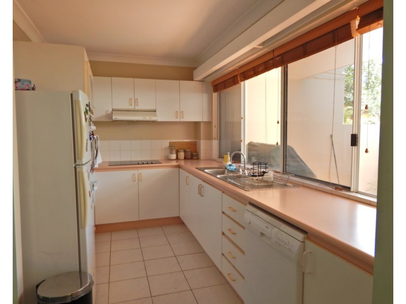 2/42 Waverley Road, Taringa QLD 4068