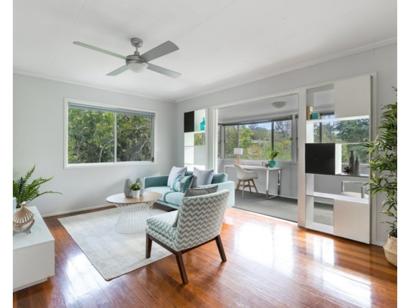 48 Cassandra Street, Chapel Hill QLD 4069