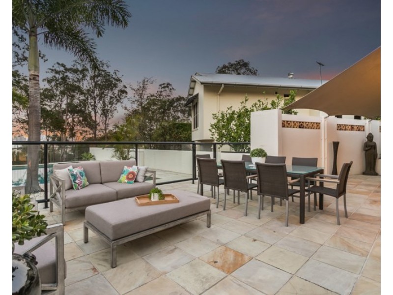 122 Central Avenue, St Lucia QLD 4067