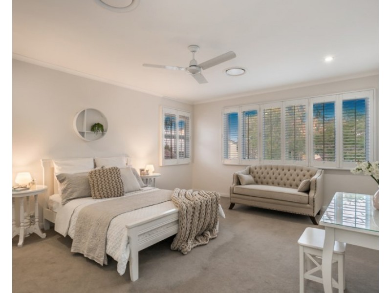 122 Central Avenue, St Lucia QLD 4067