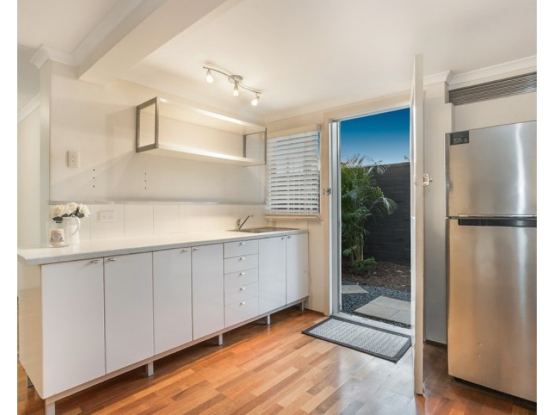 122 Central Avenue, St Lucia QLD 4067