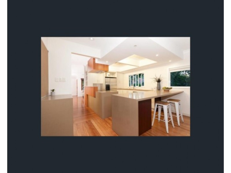 111 Ninth Avenue, St Lucia QLD 4067