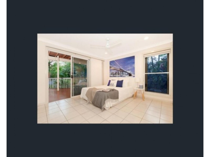 111 Ninth Avenue, St Lucia QLD 4067