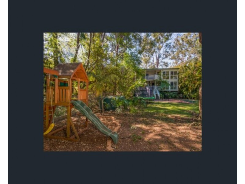 111 Ninth Avenue, St Lucia QLD 4067