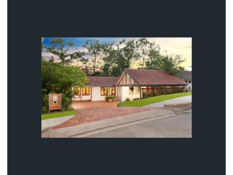 111 Ninth Avenue, St Lucia QLD 4067