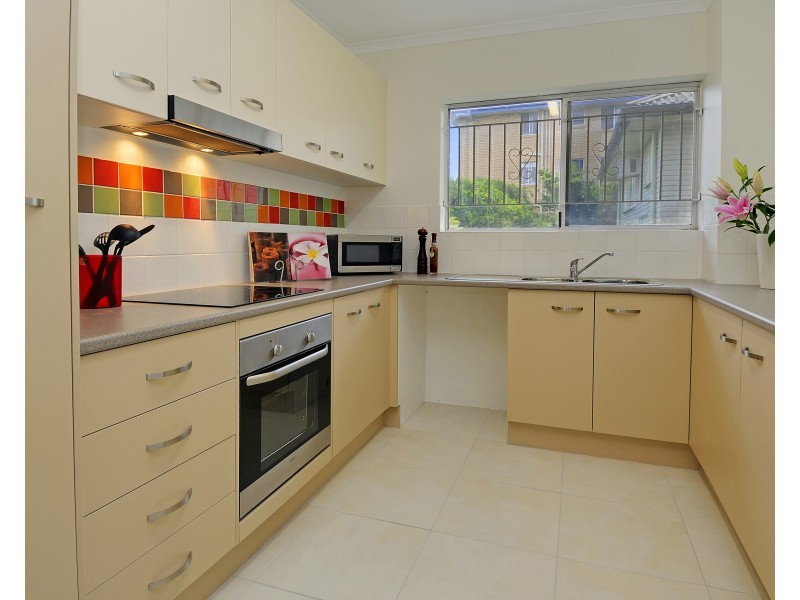 2/87 Swann Road, Taringa QLD 4068