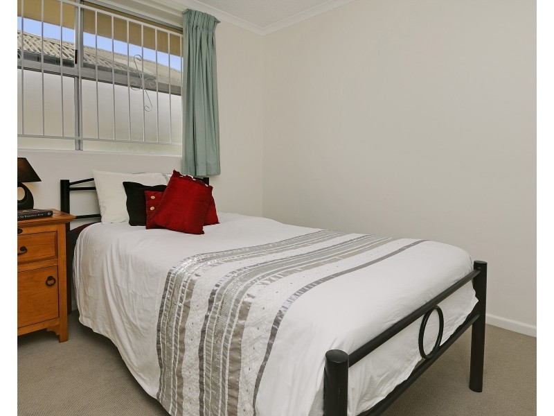 2/87 Swann Road, Taringa QLD 4068