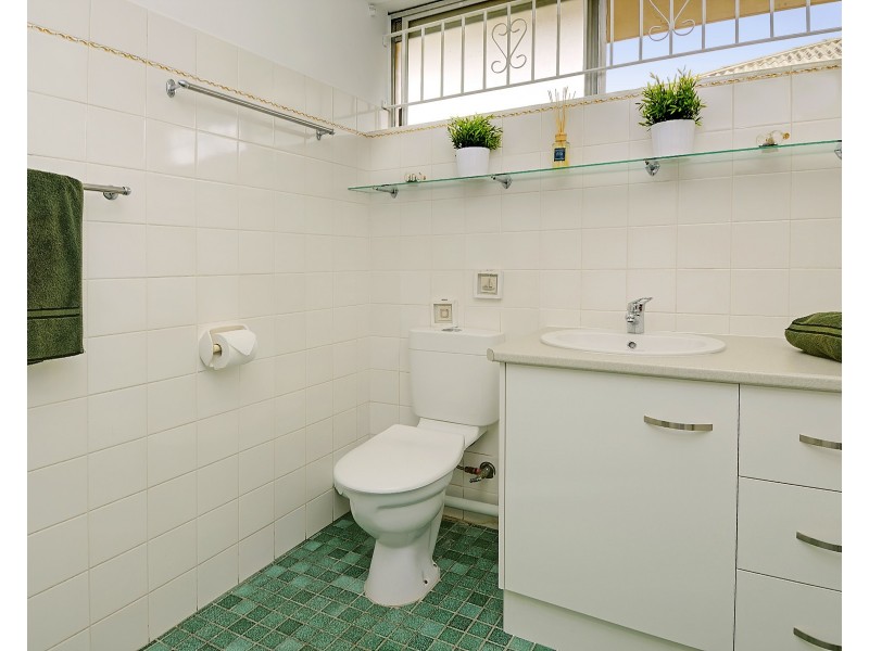 2/87 Swann Road, Taringa QLD 4068