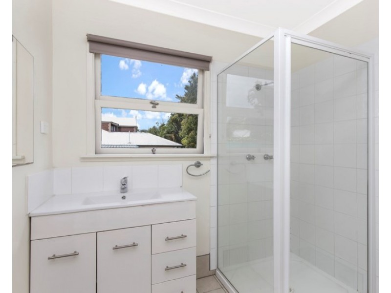 2/131 Munro Street, St Lucia QLD 4067