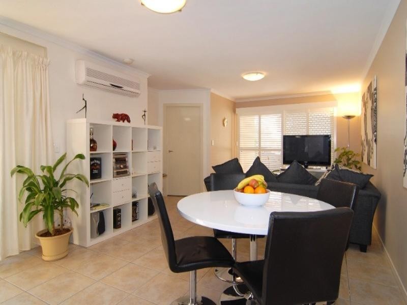 3/9 Railway Avenue, Indooroopilly QLD 4068