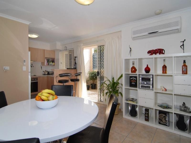 3/9 Railway Avenue, Indooroopilly QLD 4068