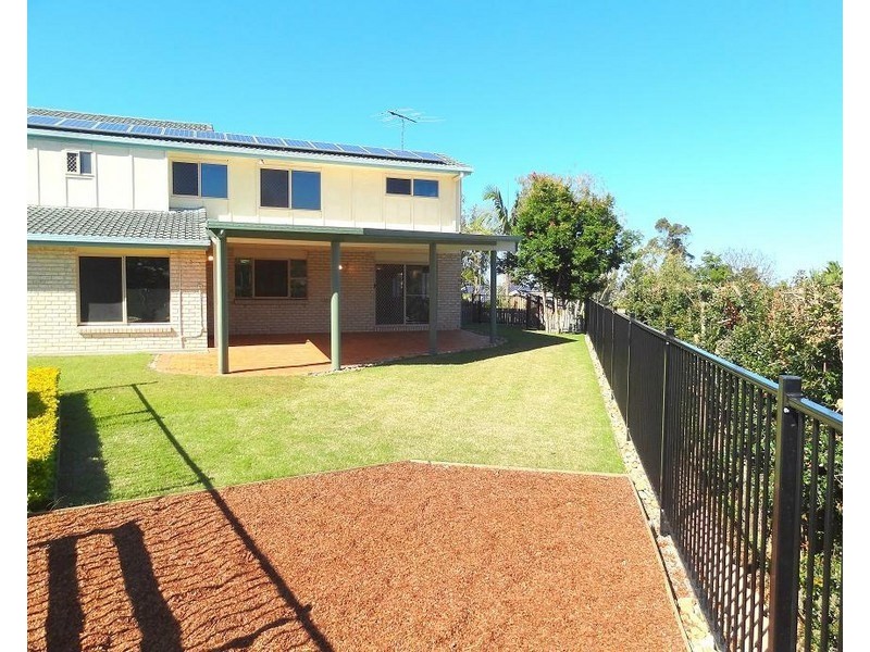 4 Accrington Place, Chapel Hill QLD 4069