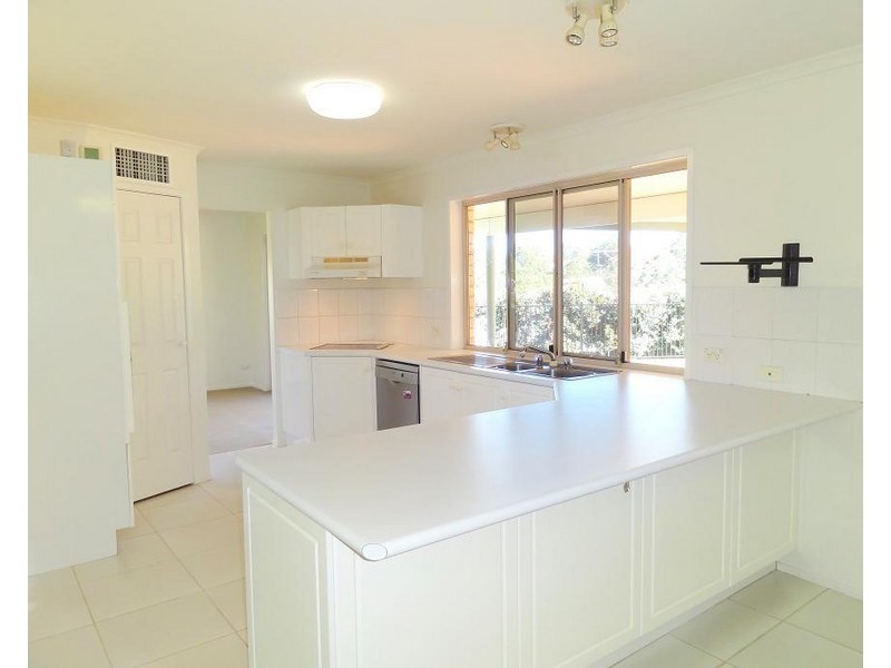 4 Accrington Place, Chapel Hill QLD 4069
