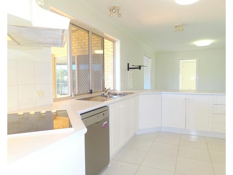 4 Accrington Place, Chapel Hill QLD 4069