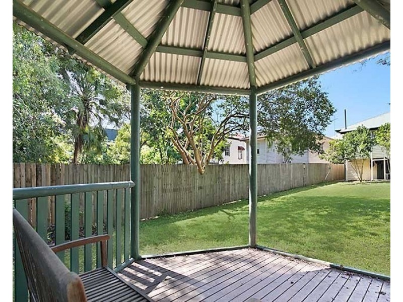 19 Witton Street, Indooroopilly QLD 4068