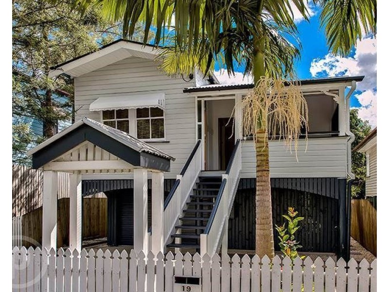 19 Torwood Street, Auchenflower QLD 4066