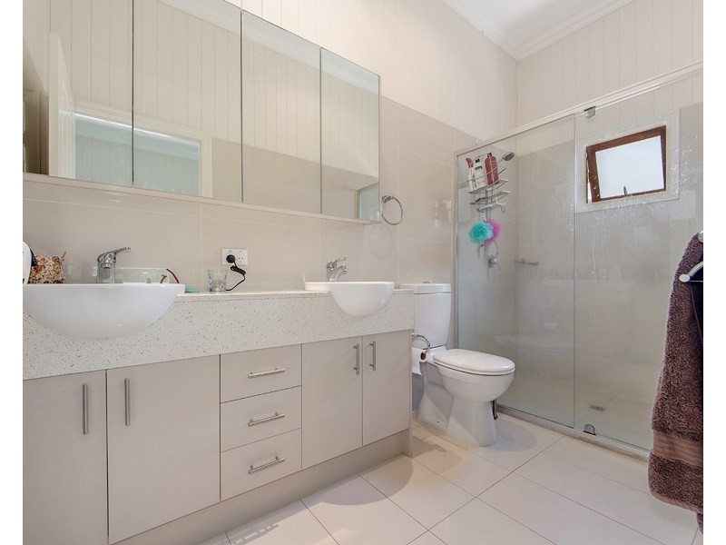 17 Knowles Street, Auchenflower QLD 4066