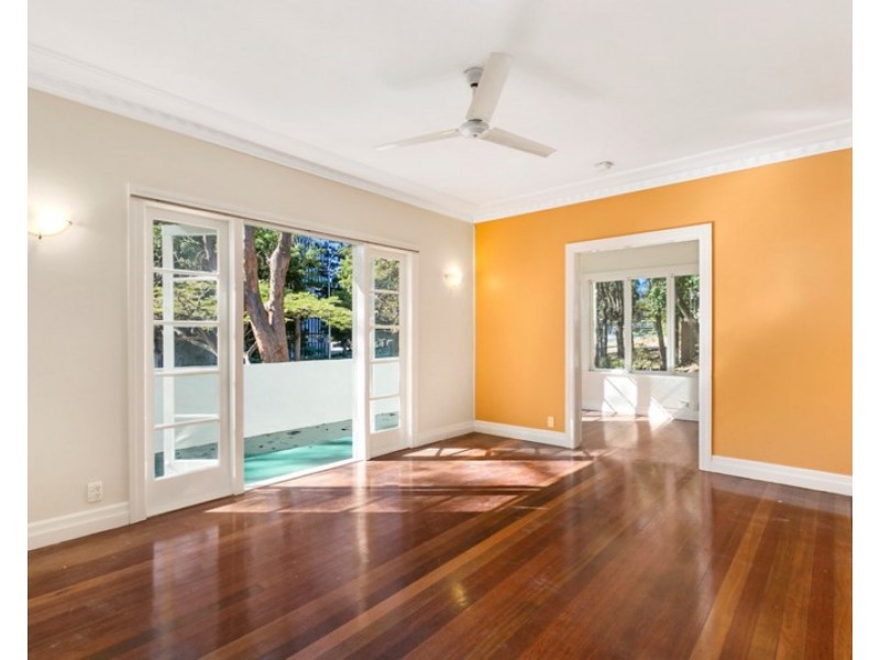 319 Carmody Road, St Lucia QLD 4067