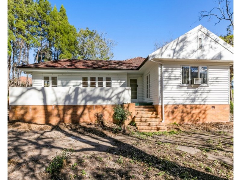 319 Carmody Road, St Lucia QLD 4067