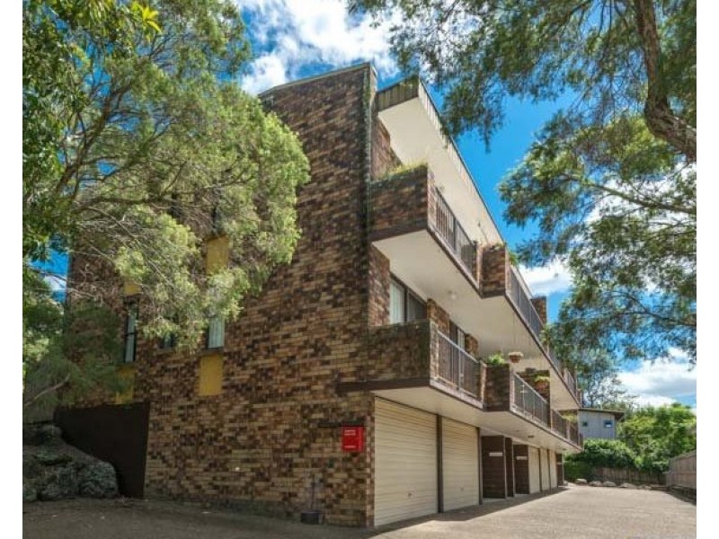 1/114 Carmody Road, St Lucia QLD 4067