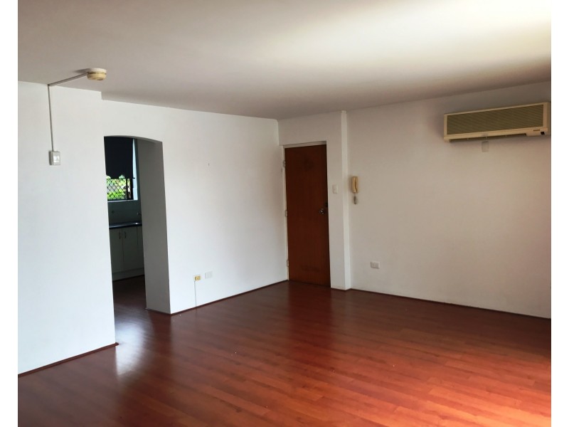 1/114 Carmody Road, St Lucia QLD 4067