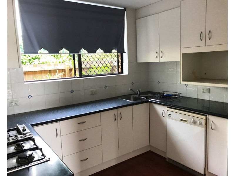 1/114 Carmody Road, St Lucia QLD 4067