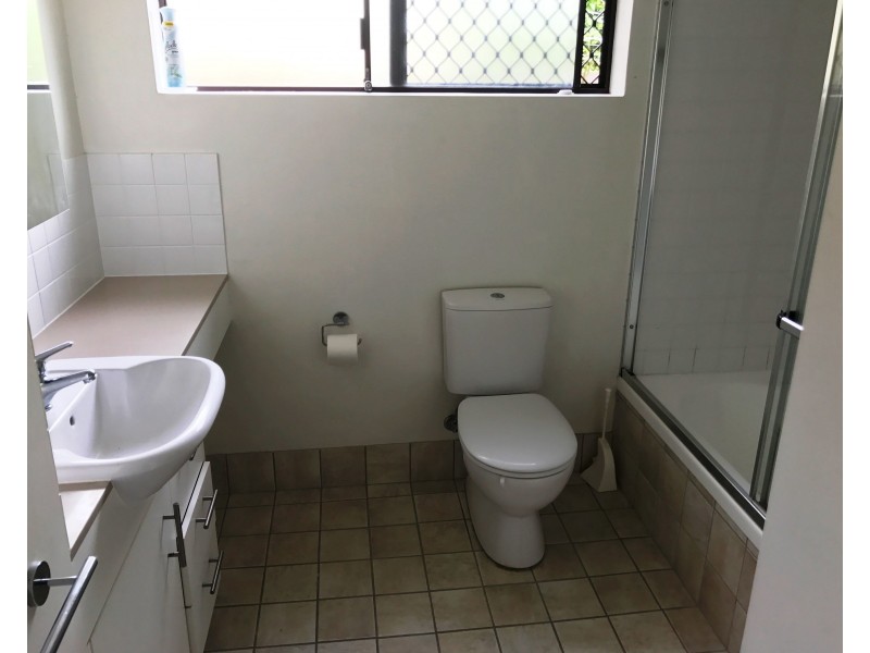 1/114 Carmody Road, St Lucia QLD 4067