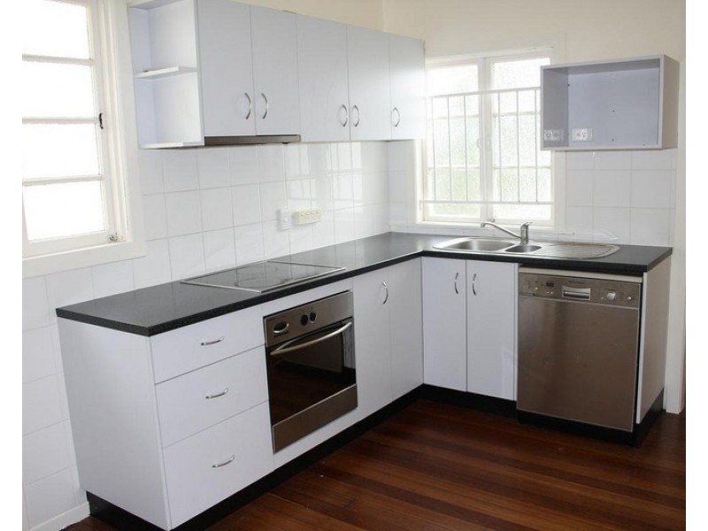 27 Saunders Street, Indooroopilly QLD 4068