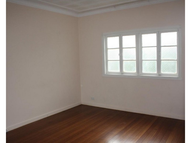 27 Saunders Street, Indooroopilly QLD 4068