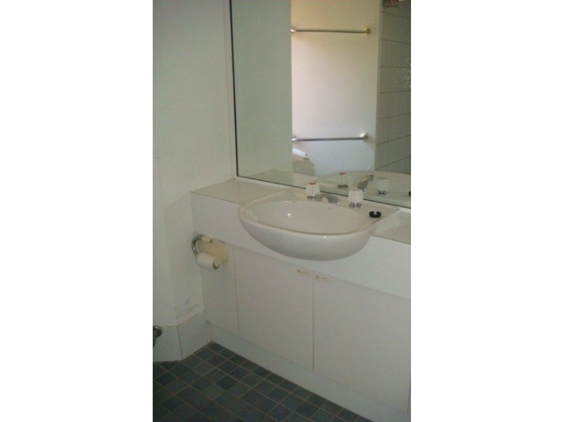 2/119 Munro Street, St Lucia QLD 4067