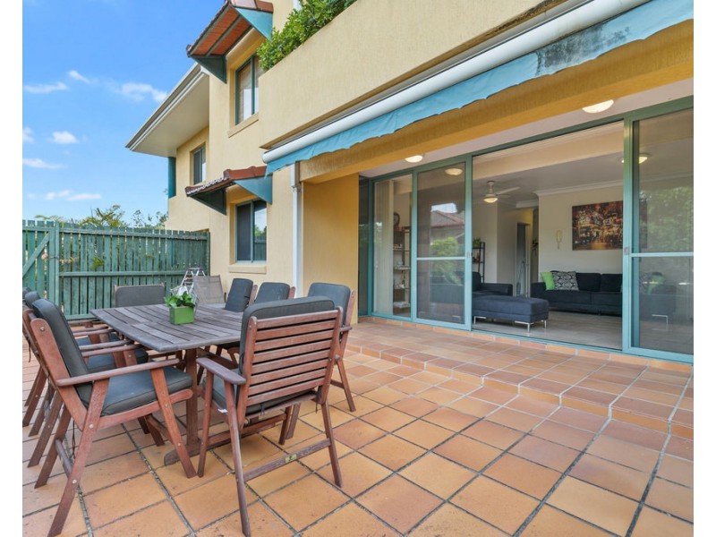 2/27 Brasted Street, Taringa QLD 4068