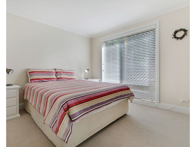 7 Prospect Terrace, St Lucia QLD 4067