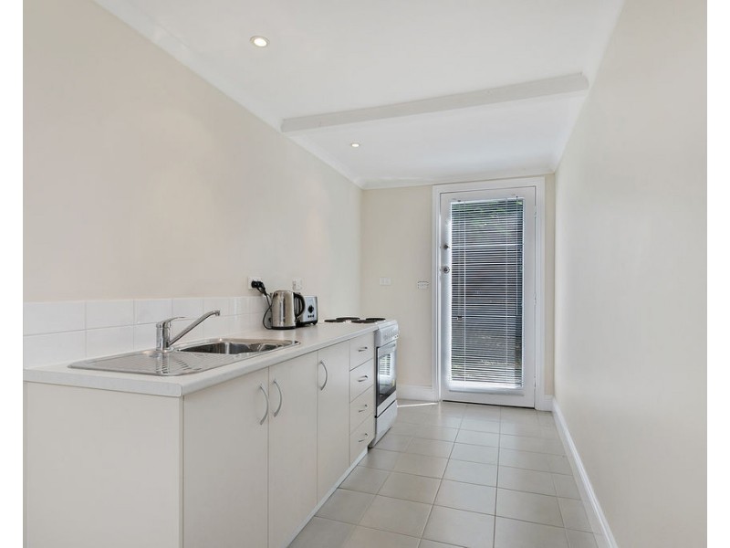 7 Prospect Terrace, St Lucia QLD 4067