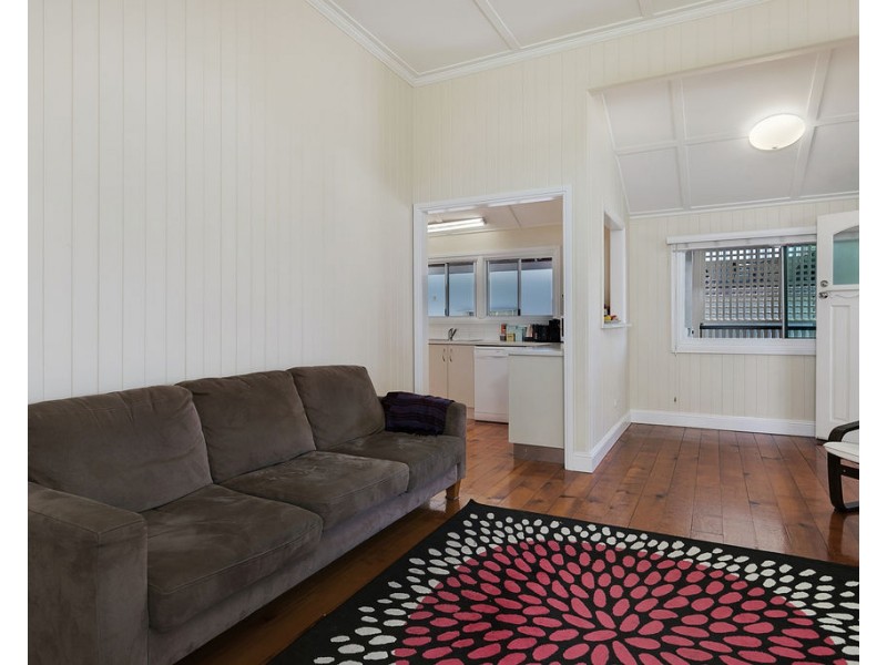 7 Prospect Terrace, St Lucia QLD 4067
