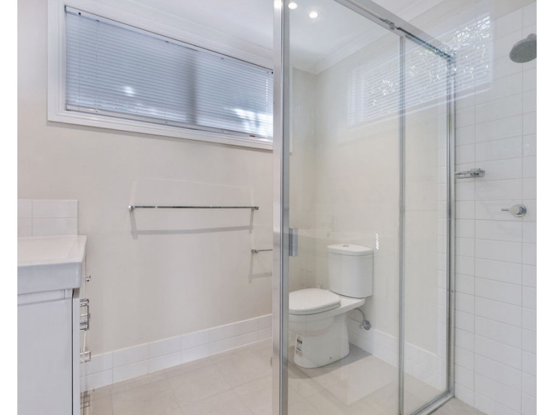 7 Prospect Terrace, St Lucia QLD 4067