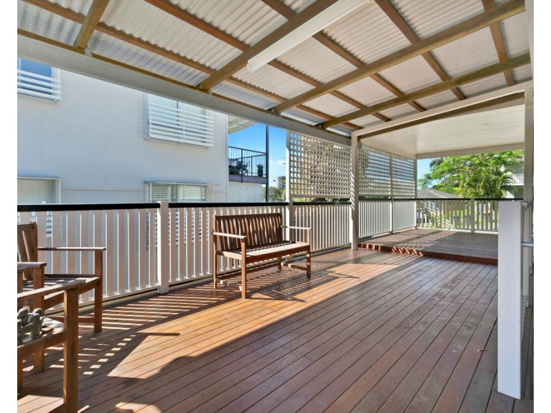 7 Prospect Terrace, St Lucia QLD 4067