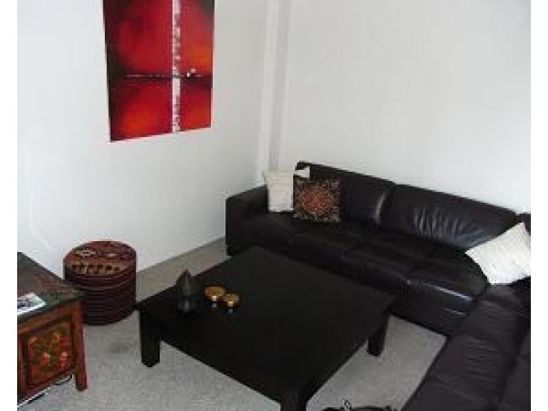 1/36 Jerdanefield Street, St Lucia QLD 4067