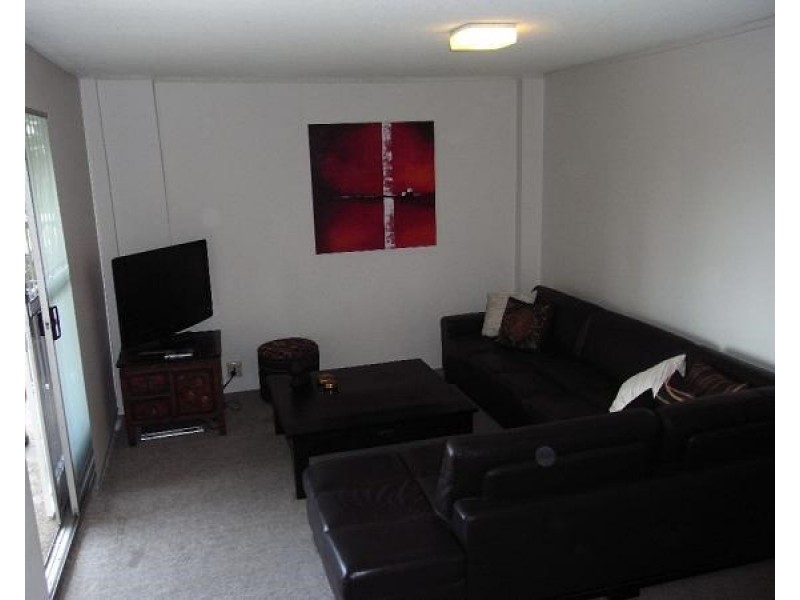 1/36 Jerdanefield Street, St Lucia QLD 4067