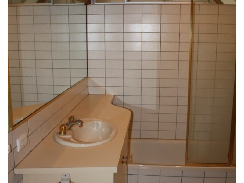 1 McCaul Street, Taringa QLD 4068