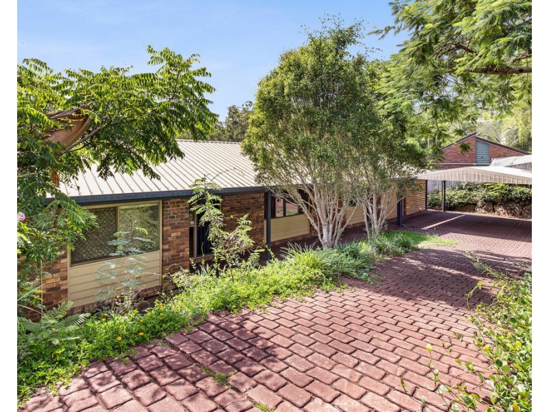 3 Shadowood Street, Kenmore Hills QLD 4069