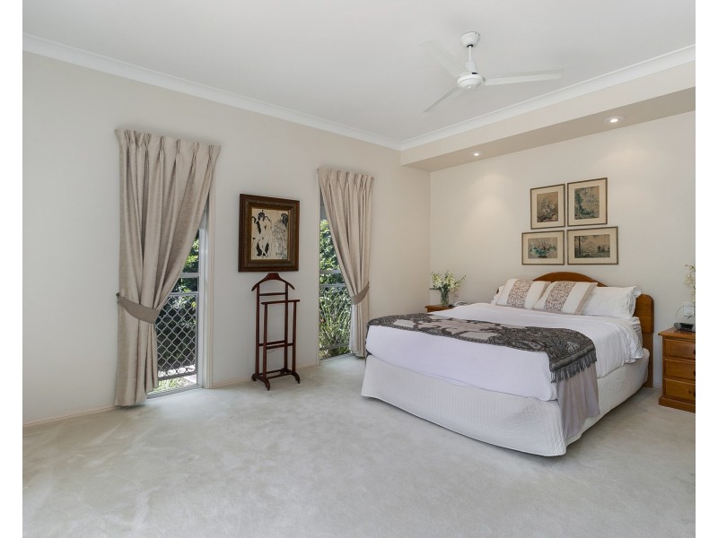 11 Geewan Place, Chapel Hill QLD 4069