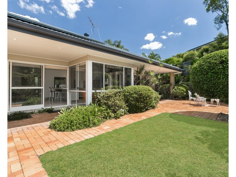 11 Geewan Place, Chapel Hill QLD 4069