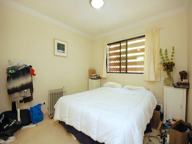 182 Carmody Road, St Lucia QLD 4067