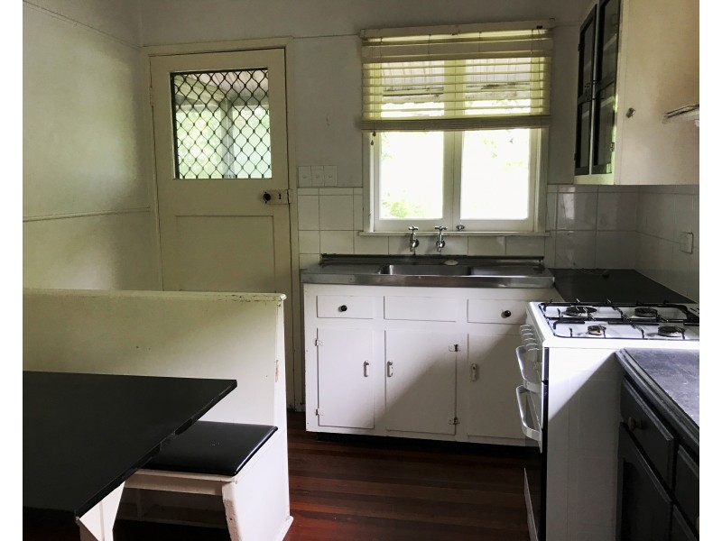 15 Tyne Street, Taringa QLD 4068