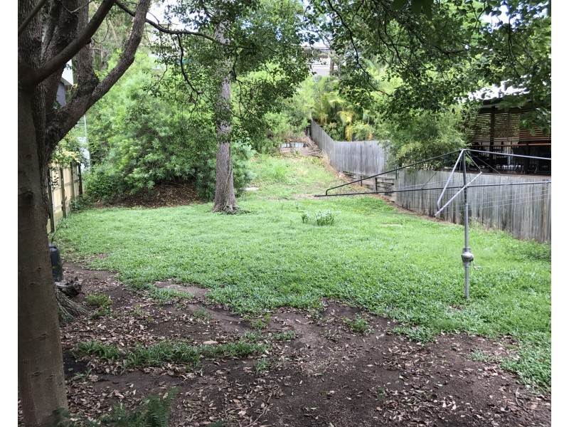 15 Tyne Street, Taringa QLD 4068